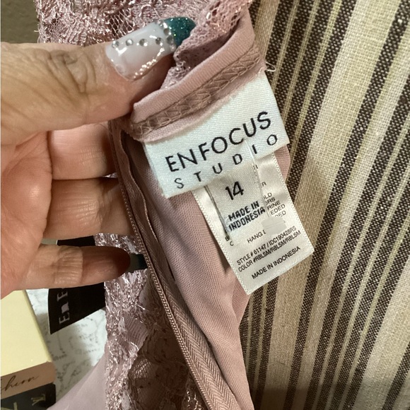 New Enfocus Studio Peplum Lace Pink Midi Dress - Picture 7 of 14